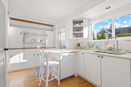 Photo 5 at 1275 Brantwood Road, Capilano NV, North Vancouver