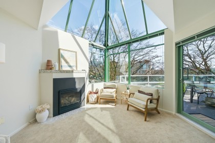 Photo 2 at 205 - 565 17th Street, Ambleside, West Vancouver