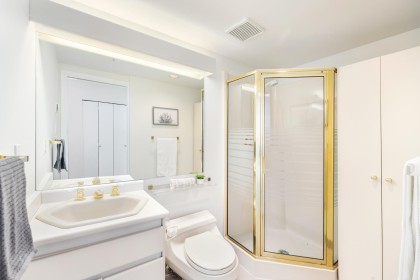 Photo 22 at 205 - 565 17th Street, Ambleside, West Vancouver