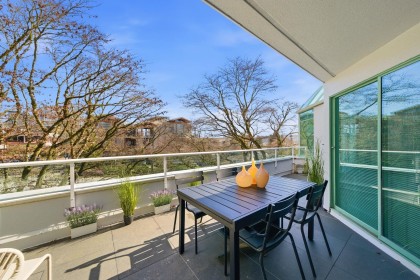 Photo 24 at 205 - 565 17th Street, Ambleside, West Vancouver
