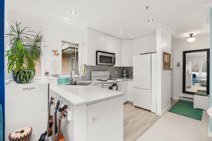 Photo 13 at E301 - 623 W 14th Avenue, Fairview VW, Vancouver West