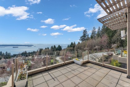 Photo 12 at 102 - 2575 Garden Court, Whitby Estates, West Vancouver
