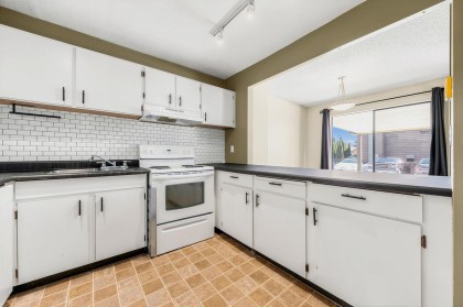 Photo 8 at 62 - 1930 Cedar Village Crescent, Westlynn, North Vancouver