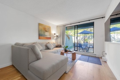 Photo 11 at 208 - 2119 Bellevue Avenue, Dundarave, West Vancouver