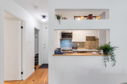 Photo 8 at 208 - 2119 Bellevue Avenue, Dundarave, West Vancouver