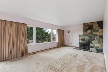 Photo 3 at 702 Winona Avenue, Canyon Heights NV, North Vancouver