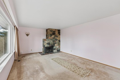 Photo 5 at 702 Winona Avenue, Canyon Heights NV, North Vancouver