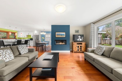 Photo 4 at 1085 Edgewood Road, Canyon Heights NV, North Vancouver