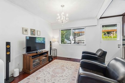 Photo 7 at 552 W 29th Street, Upper Lonsdale, North Vancouver