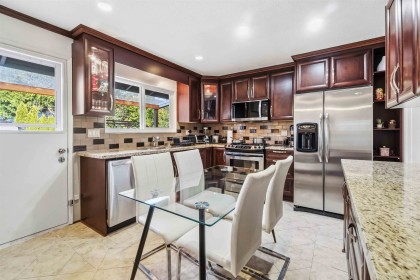 Photo 5 at 552 W 29th Street, Upper Lonsdale, North Vancouver