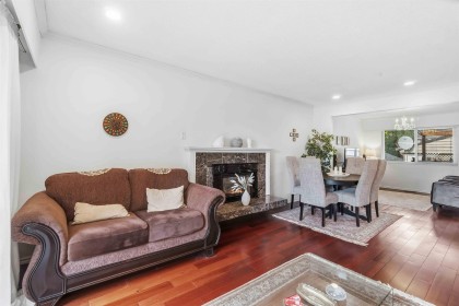 Photo 4 at 552 W 29th Street, Upper Lonsdale, North Vancouver