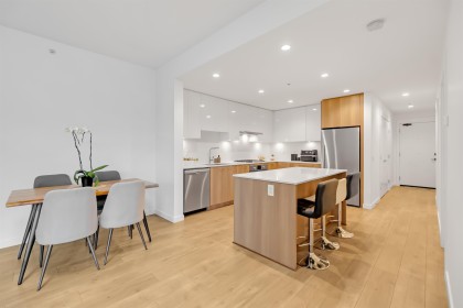 Photo 3 at 303 - 715 W 15 Street, Mosquito Creek, North Vancouver