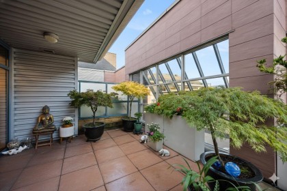 Photo 10 at 202 - 1750 W 2nd Avenue, False Creek, Vancouver West