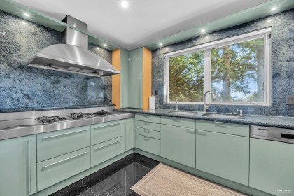 Photo 20 at 848 Eyremount Drive, British Properties, West Vancouver