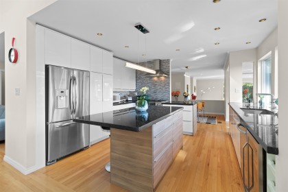 Photo 10 at 4635 Caulfeild Drive, Caulfeild, West Vancouver