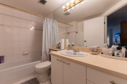 Photo 22 at 505 - 388 Drake Street, Yaletown, Vancouver West