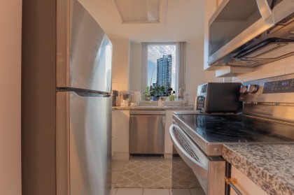 Photo 11 at 505 - 388 Drake Street, Yaletown, Vancouver West