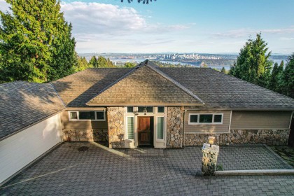 Photo 1 at 1371 Burnside Road, Chartwell, West Vancouver