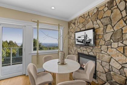 Photo 10 at 1371 Burnside Road, Chartwell, West Vancouver