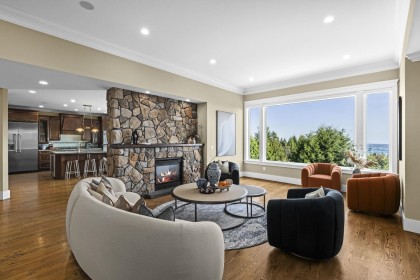 Photo 4 at 1371 Burnside Road, Chartwell, West Vancouver