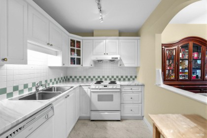 Photo 11 at 328 - 5735 Hampton Place, University VW, Vancouver West