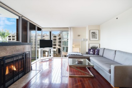 Photo 2 at 503 - 990 Beach Avenue, Yaletown, Vancouver West