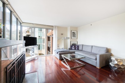 Photo 3 at 503 - 990 Beach Avenue, Yaletown, Vancouver West