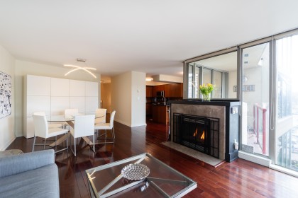 Photo 4 at 503 - 990 Beach Avenue, Yaletown, Vancouver West