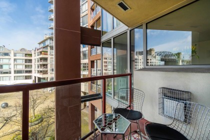 Photo 8 at 503 - 990 Beach Avenue, Yaletown, Vancouver West