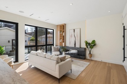 Photo 4 at 2 - 3036 W 13th Avenue, Kitsilano, Vancouver West