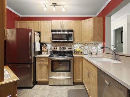 Photo 3 at E102 - 628 W 12th Avenue, Fairview VW, Vancouver West