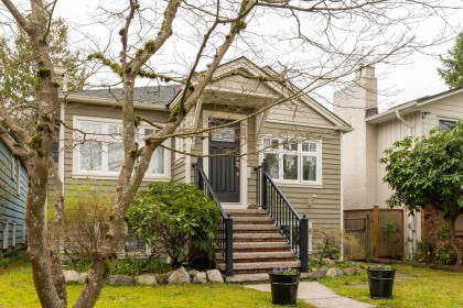Photo 1 at 4047 W 32nd Avenue, Dunbar, Vancouver West
