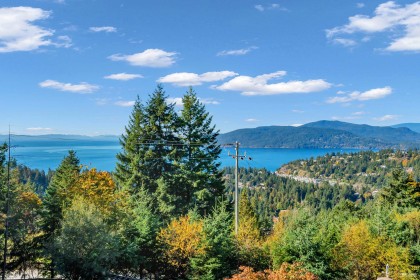 Photo 1 at 4673 Woodburn Road, Cypress Park Estates, West Vancouver