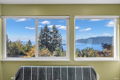 Photo 11 at 4673 Woodburn Road, Cypress Park Estates, West Vancouver