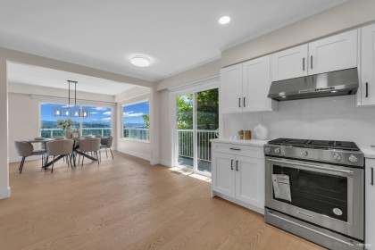 Photo 7 at 818 Younette Drive, Sentinel Hill, West Vancouver