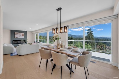 Photo 3 at 818 Younette Drive, Sentinel Hill, West Vancouver