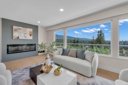 Photo 1 at 818 Younette Drive, Sentinel Hill, West Vancouver