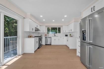 Photo 8 at 818 Younette Drive, Sentinel Hill, West Vancouver