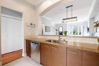 Photo 16 at 991 W 38th Avenue, Cambie, Vancouver West