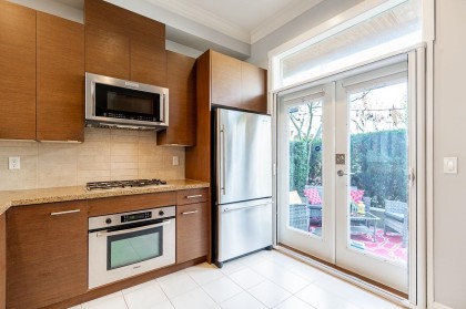 Photo 14 at 991 W 38th Avenue, Cambie, Vancouver West