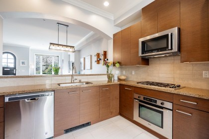 Photo 15 at 991 W 38th Avenue, Cambie, Vancouver West