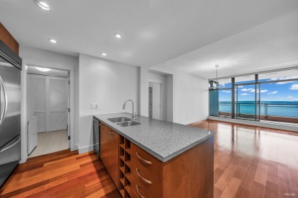 Photo 3 at 1102 - 3355 Cypress Place, Cypress Park Estates, West Vancouver