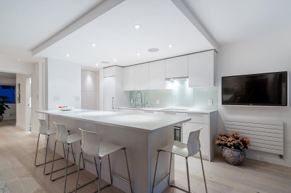Photo 2 at 807 - 150 24th Street, Dundarave, West Vancouver