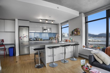 Photo 7 at 1401 - 108 W Cordova Street, Downtown VW, Vancouver West