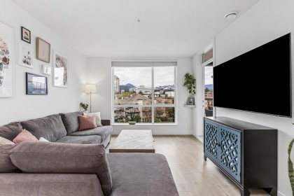 Photo 3 at 511 - 108 E 8th Street, Central Lonsdale, North Vancouver