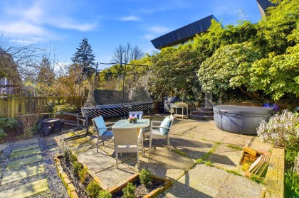 Photo 27 at 487 Roslyn Boulevard, Dollarton, North Vancouver