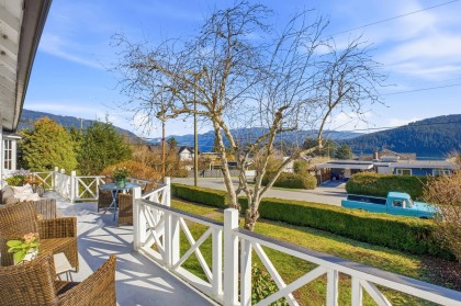 Photo 6 at 487 Roslyn Boulevard, Dollarton, North Vancouver