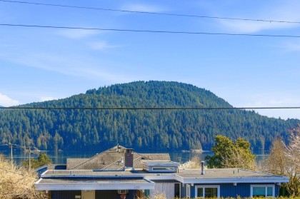 Photo 33 at 487 Roslyn Boulevard, Dollarton, North Vancouver