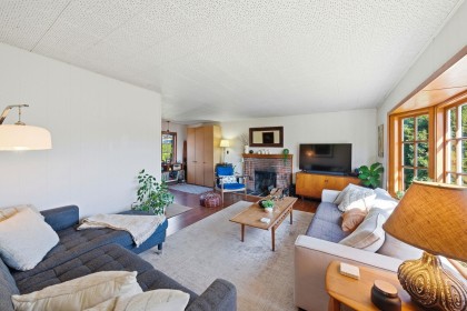 Photo 8 at 487 Roslyn Boulevard, Dollarton, North Vancouver