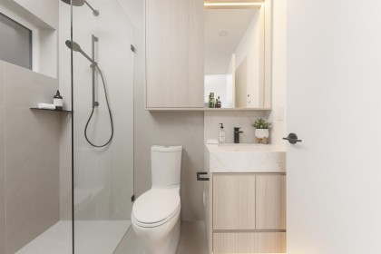 Photo 13 at 2 - 2755 W 11th Avenue, Kitsilano, Vancouver West